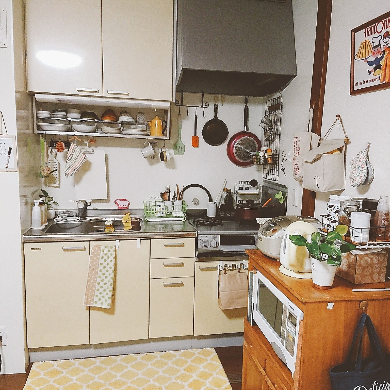 一人暮らしの狭いキッチン向け収納方法 レイアウト実例やおすすめグッズを紹介